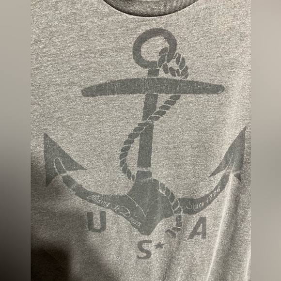 Old Navy USA anchor t-shirt, large - Picture 2 of 3
